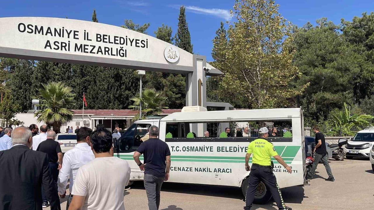 OSMANİYE’DE GÖREV YAPTIĞI OKULUN BAHÇESİNDE YEĞENİNİN SİLAHLI SALDIRISI SONUCU HAYATINI KAYBEDEN...