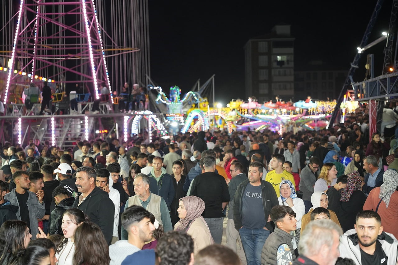 OSMANLI DÖNEMİNDE BAŞLAYAN YAYGIN HALDE YAPILAN PANAYIRLAR, BUGÜN HALEN OSMANLI'NIN İLK BAŞKENTİ...
