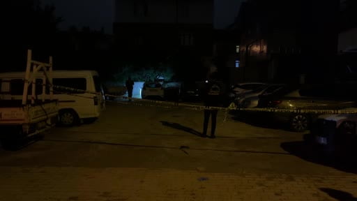 Otomobilin arka koltuğunda ölü olarak bulundu