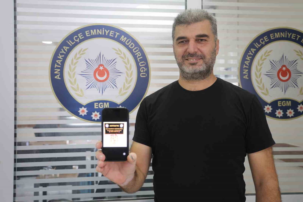 ÖZCAN GÜR, ALTINLARI TESLİM ALDI