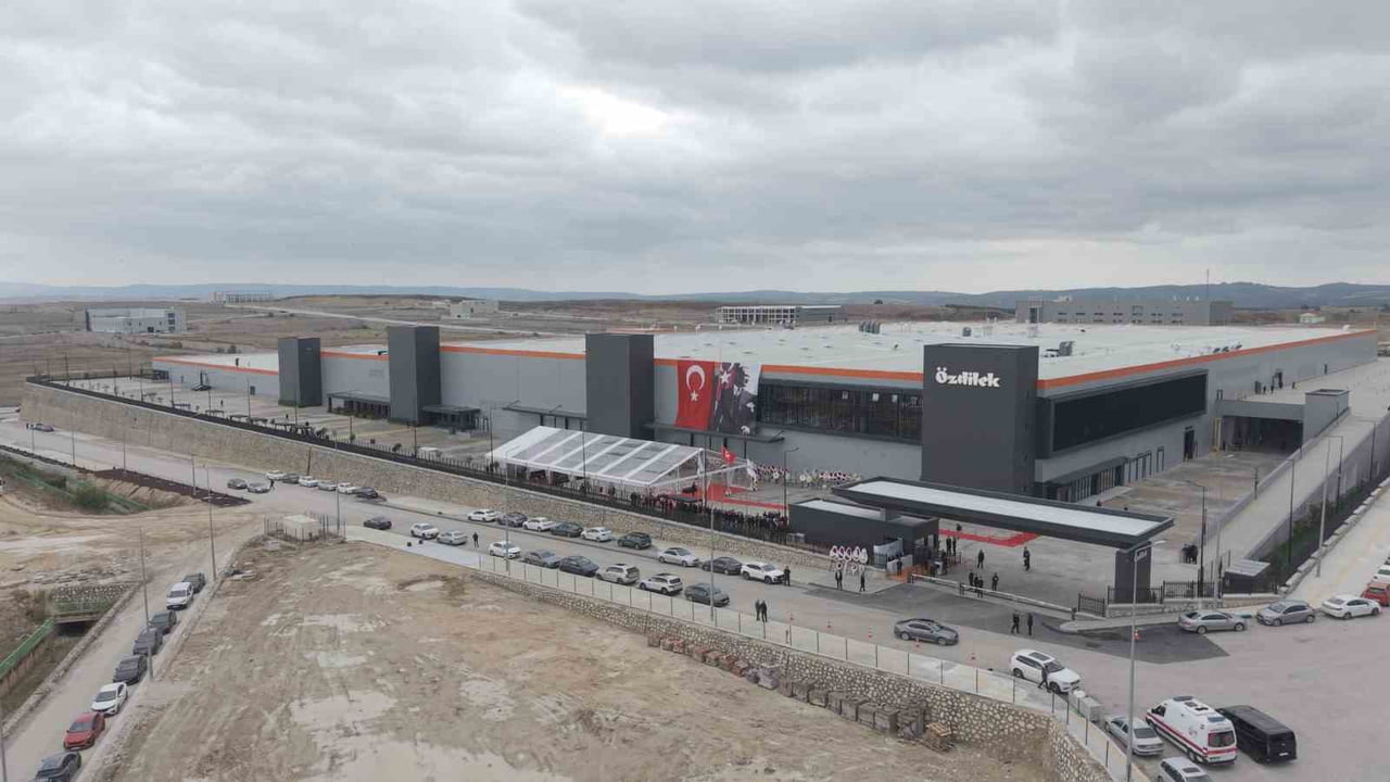 ÖZDİLEK HOLDİNG, 55. YILINDA BURSA TEKSTİL BOYAHANELERİ İHTİSAS ORGANİZE SANAYİ BÖLGESİ'NDEKİ...