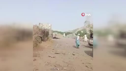 Pakistan’ın Kyber Pakhtunkhwa eyaletine bağlı Dera İsmail Khan kentinde, kaçakçılıkla mücadele...