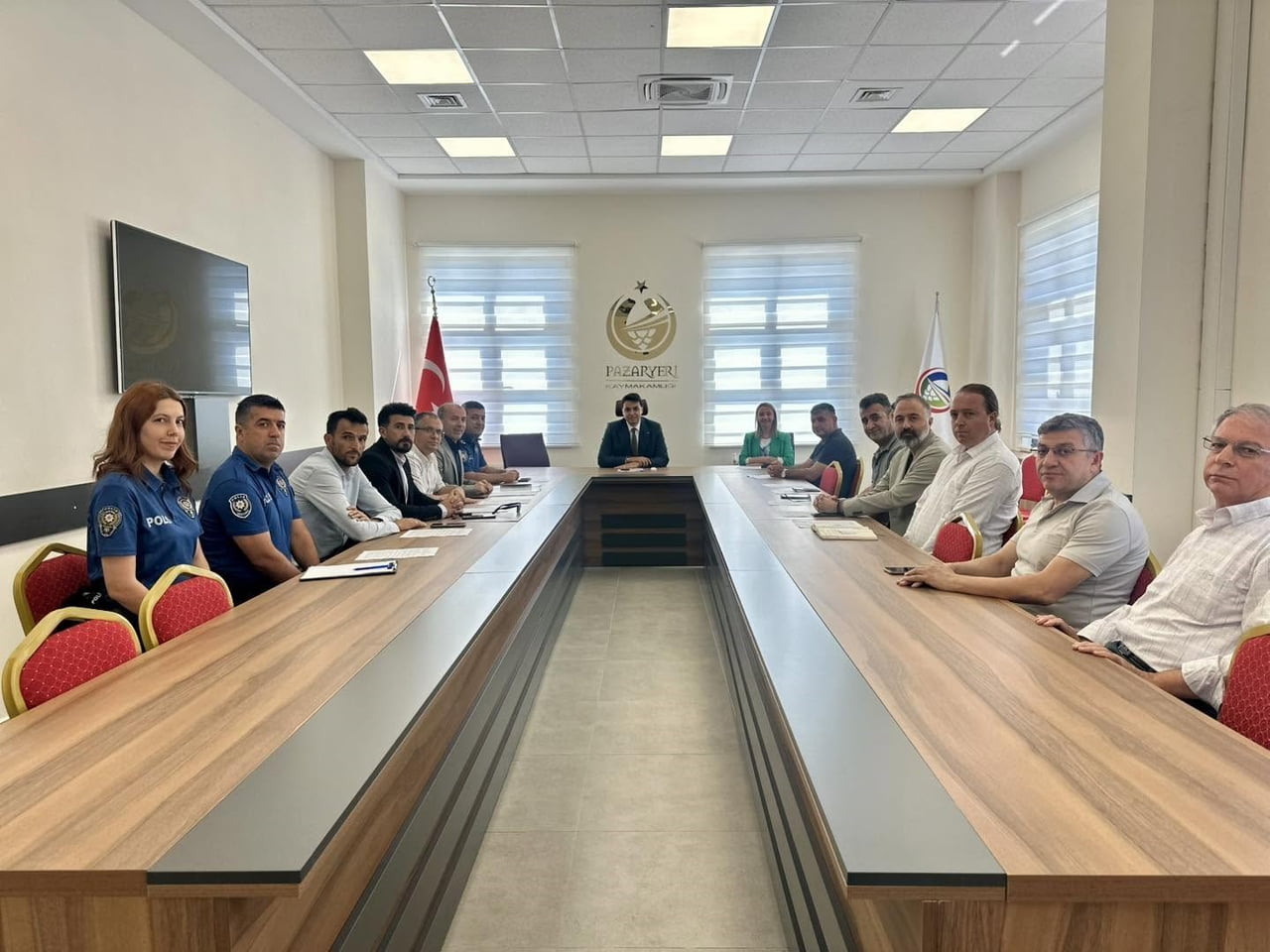 PAZARYERİ'NDE OKUL GÜVENLİĞİ TEDBİRLERİ TOPLANTISI YAPILDI
