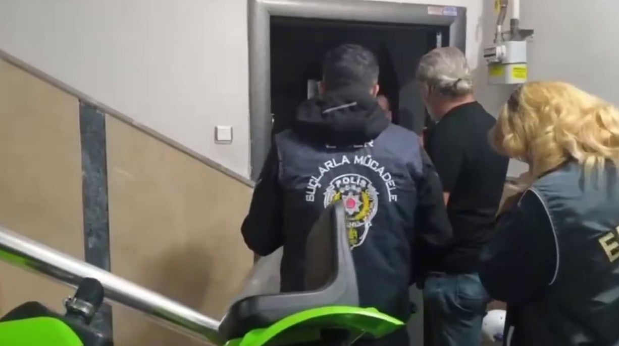 POLİS ERZURUM MERKEZLİ EŞ ZAMANLI OPERASYONDA, YASADIŞI BAHİSLE MÜCADELE ÇERÇEVESİNDE 117 MİLYON...