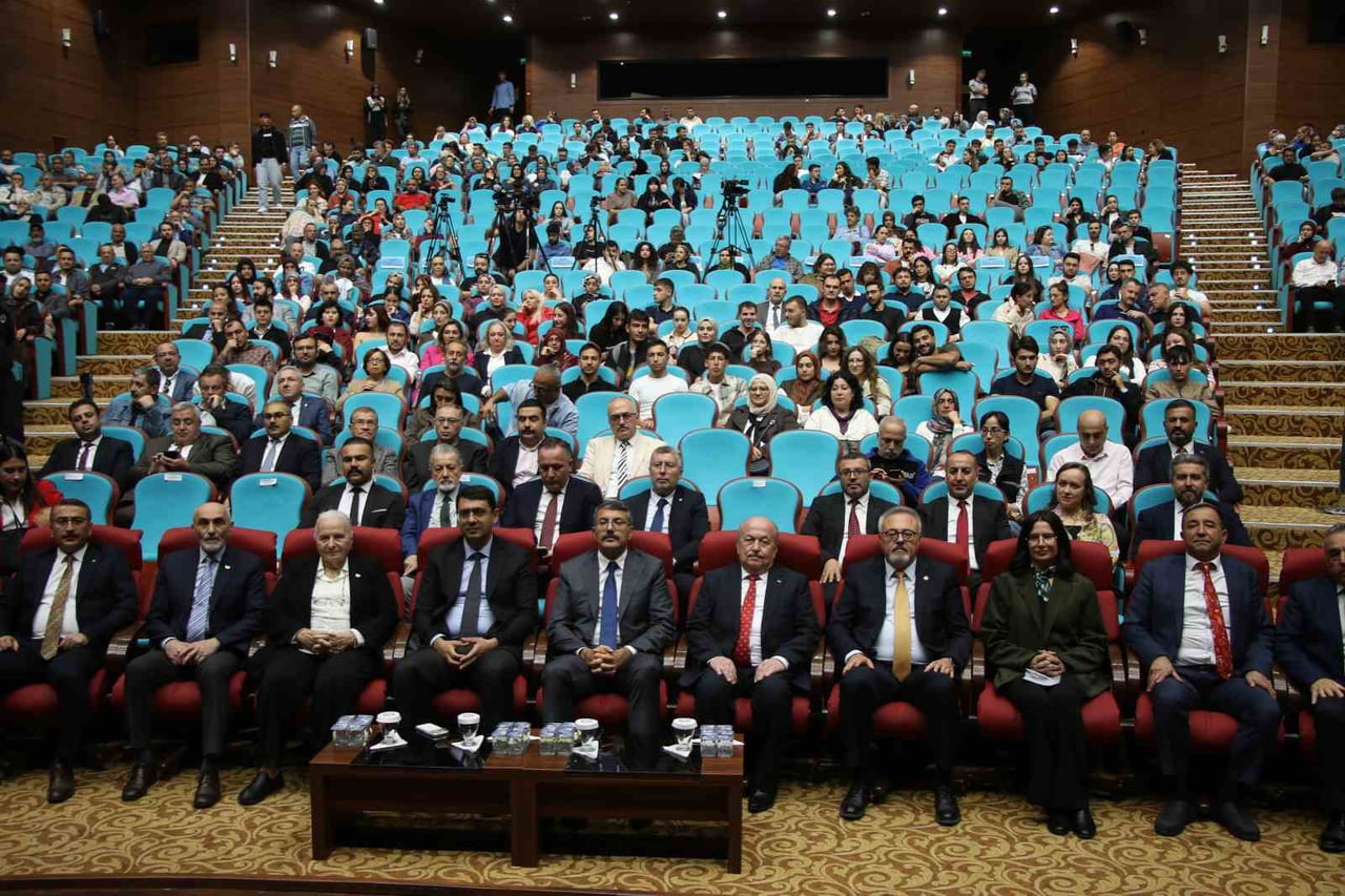 PROGRAMA, İÇİŞLERİ BAKAN YARDIMCISI ALİ ÇELİK, UŞAK VALİSİ SERDAR KARTAL, CHP UŞAK MİLLETVEKİLİ...