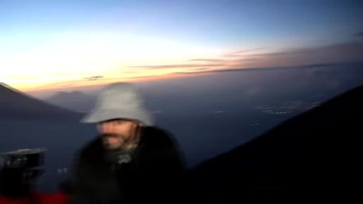"Maestro Shifu" adıyla bilinen Meksikalı yayıncı Adriano Zendejas, Guatemala’da bir dağa...
