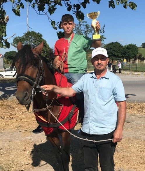 RAHVAN AT YARIŞLARINDAN KUPA İLE DÖNDÜ