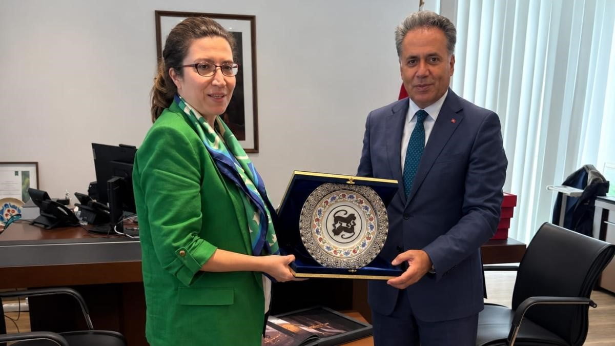 REKTÖR AKPOLAT’TAN FRANKFURT BAŞKONSOLOSU AKDEVELİOĞLU’NA ZİYARET