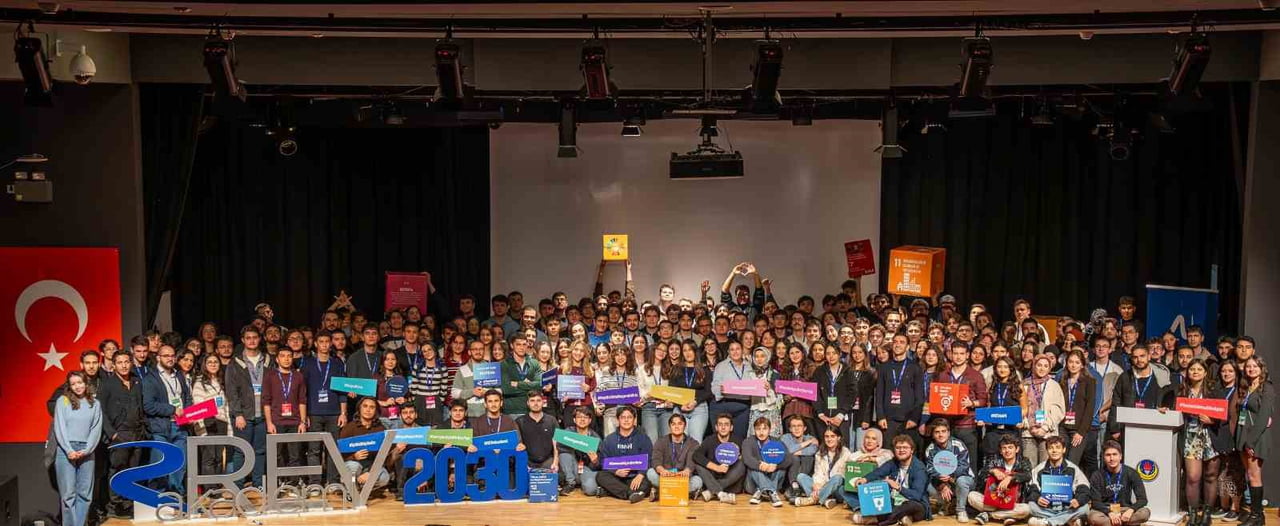 RÖNESANS EĞİTİM VAKFI'NIN 2026-2027 BURS BAŞVURULARI BAŞLADI