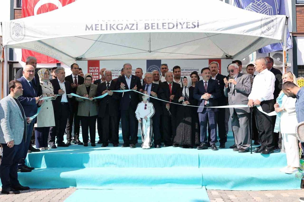 SAĞLIK ALANINDA HAYATA GEÇİRDİĞİ PROJELERLE REKOR HİZMETLERE İMZA ATAN MELİKGAZİ BELEDİYESİ İLÇE...