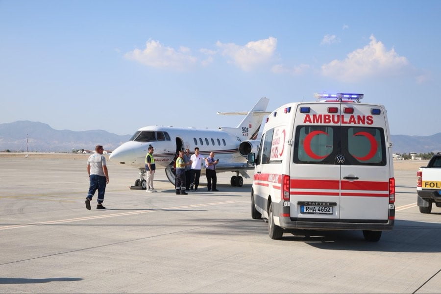 SAĞLIK BAKANI KEMAL MEMİŞOĞLU, GİRNE’DE MEYDANA FERİBOT KAZASINDAN ETKİLENEN 35 HAFTALIK GEBE...