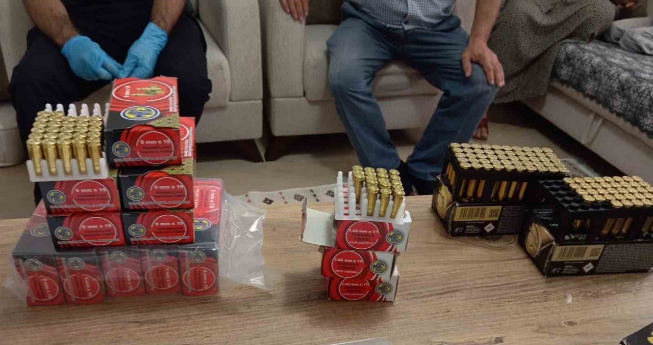 SAKARYA'DA "SOKAKLAR GÜVENDE" SORUŞTURMASI KAPSAMINDA POLİS EKİPLERİNCE DÜZENLENEN OPERASYONDA 3...