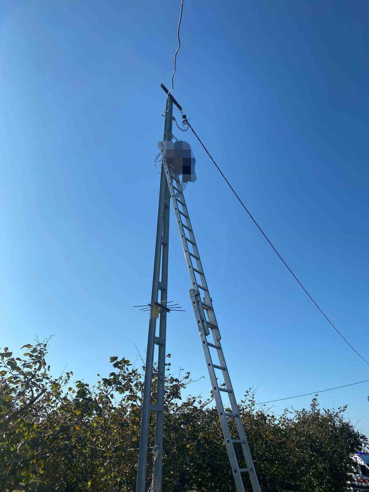 SAKARYA'NIN KOCAALİ İLÇESİNDE ELEKTRİK DİREĞİNE TIRMANIP AKIMA KAPILAN 55 YAŞINDAKİ ELEKTRİKÇİ...