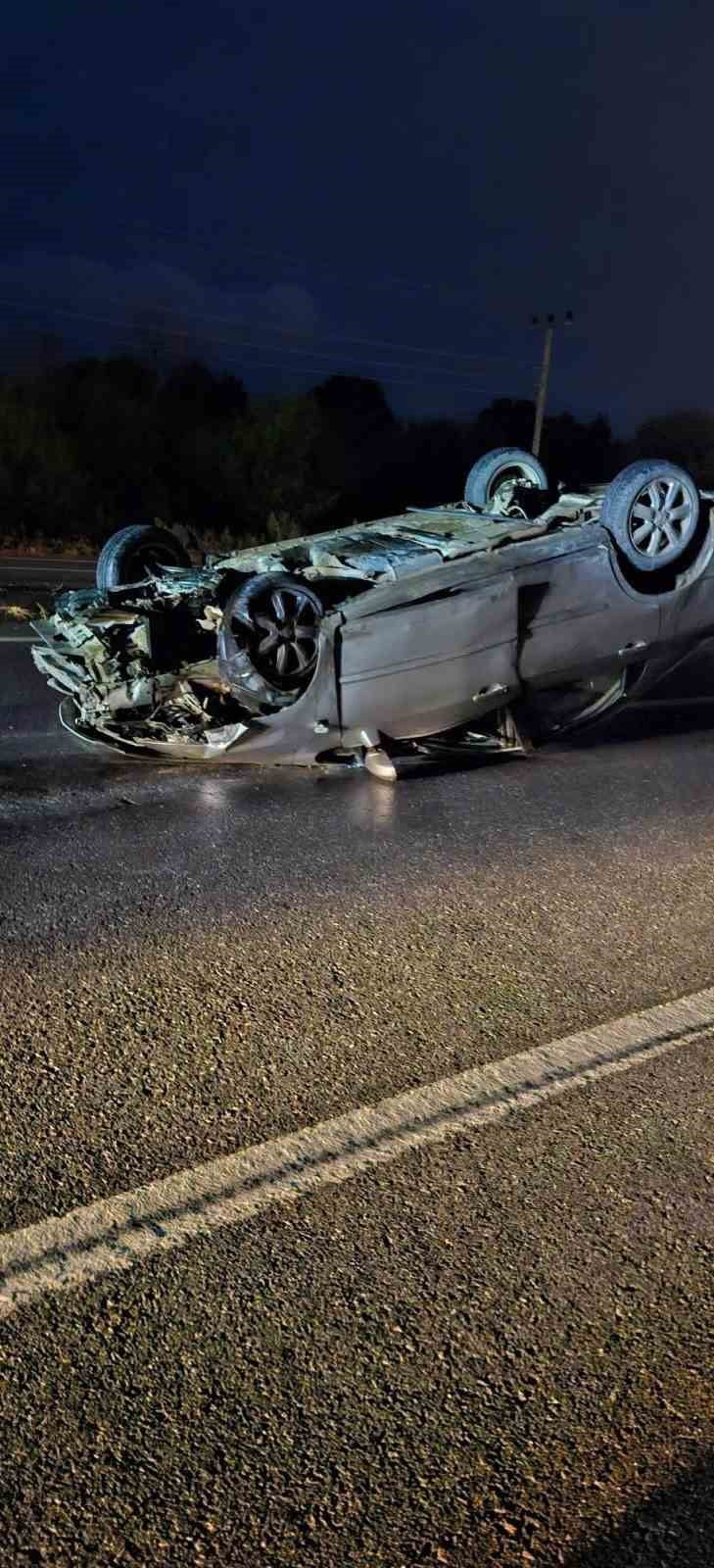 SAKARYA'NIN KOCAALİ-KARASU YOLUNDA KONTROLDEN ÇIKAN OTOMOBİLİN FINDIK MAKİNESİ İLE BİÇERDÖVERE...