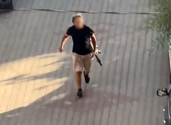 SALDIRGAN, İZMİR POLİSİNİN BAŞARILI TAKİBİ SONUCU TORBALI İLÇESİNDE YAKALANDI. (ARŞİV)