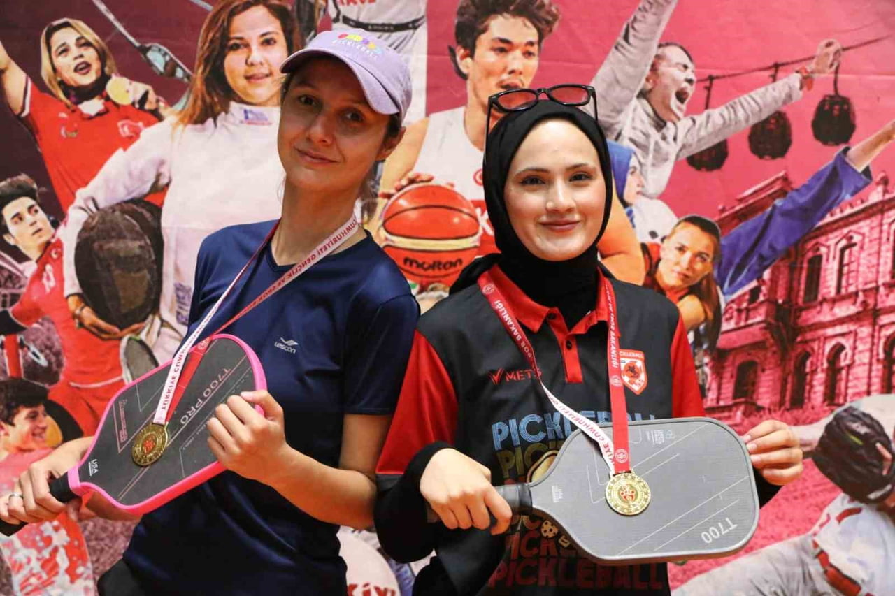 SAMSUN'DA GÖREV YAPAN ÖĞRETMENLERE PİCKLEBALL EĞİTİMİ VERİLECEK. İLK EĞİTİM CANİK’TEKİ ÖĞRETMENLER...