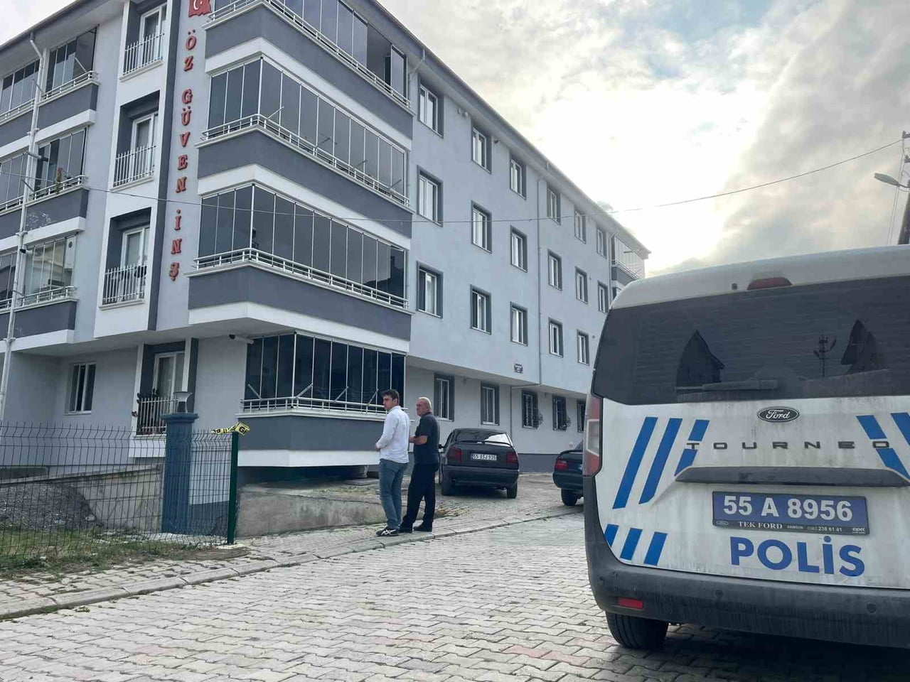 SAMSUN'UN KAVAK İLÇESİNDE 49 YAŞINDAKİ LEVENT GÜRPINAR, EVİNDE SİLAHLA VURULMUŞ HALDE ÖLÜ...
