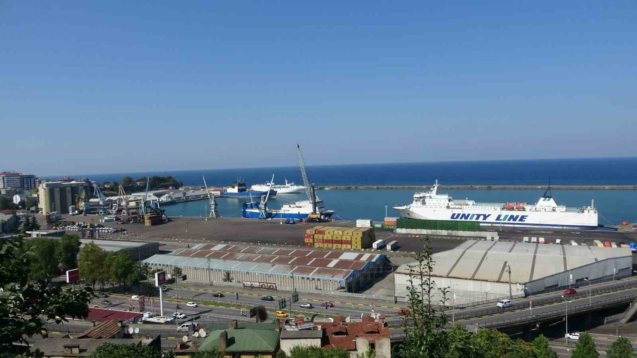 SAMSUN’DAN RUSYA’NIN TUAPSE LİMANI’NA YÜK TAŞIYAN VE LİMAN AÇIKLARINDA 3 DRONE TARAFINDAN HEDEF...