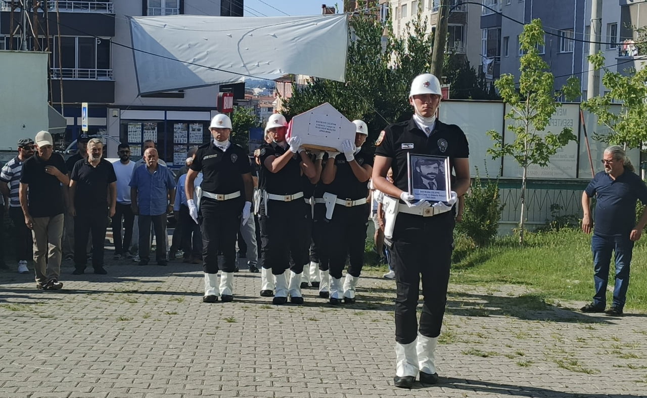 SAMSUN’UN BAFRA İLÇESİNDE HAYATINI KAYBEDEN EMEKLİ MAHALLE BEKÇİSİ BAYRAM ÇELENK(83), DÜZENLENEN...