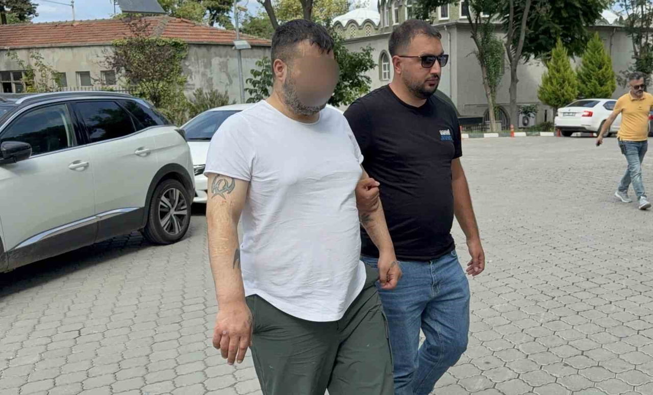 SAMSUN’UN İLKADIM İLÇESİNDE TANIMADIĞI KADINA BIÇAKLA SALDIRAN BURAK Ü.(32), KADINI AĞIR YARALADI....