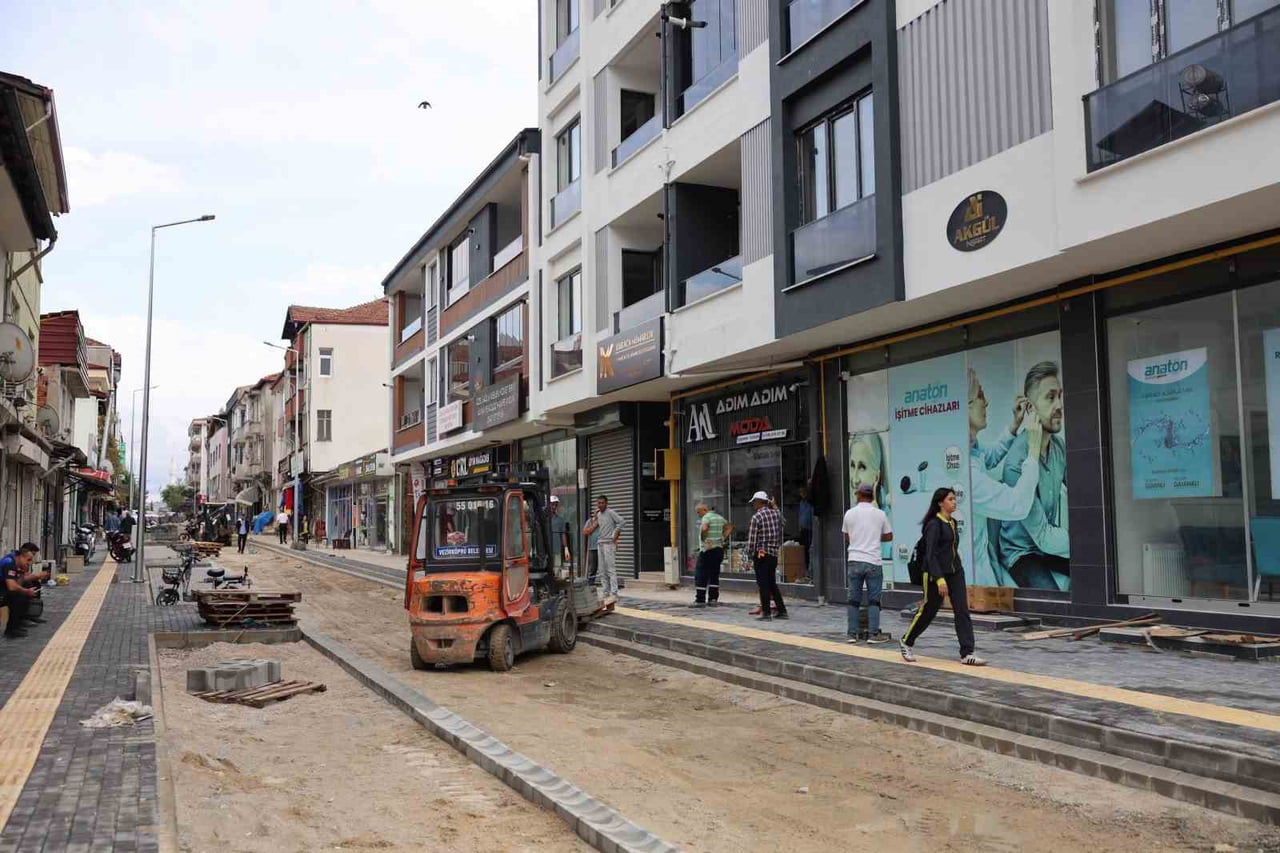 SAMSUN’UN VEZİRKÖPRÜ İLÇESİNDE FAZIL AHMET PAŞA MAHALLESİ 107. SOKAK’TA UYGULAMAYA KONULAN PRESTİJ...