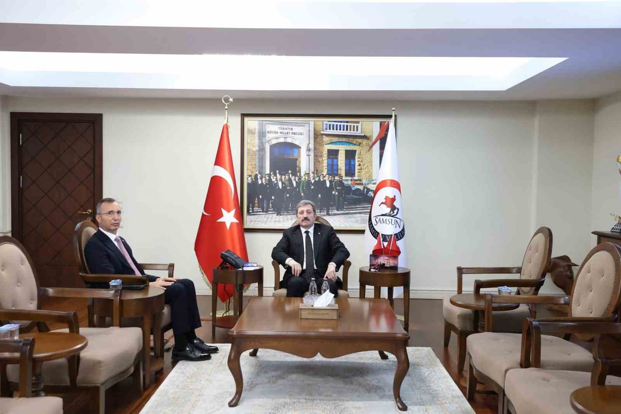 SAMSUN VALİSİ ORHAN TAVLI, İL EMNİYET MÜDÜRLÜĞÜ GÖREVİNE ATANAN FARUK AYDIN’A HAYIRLI OLSUN...
