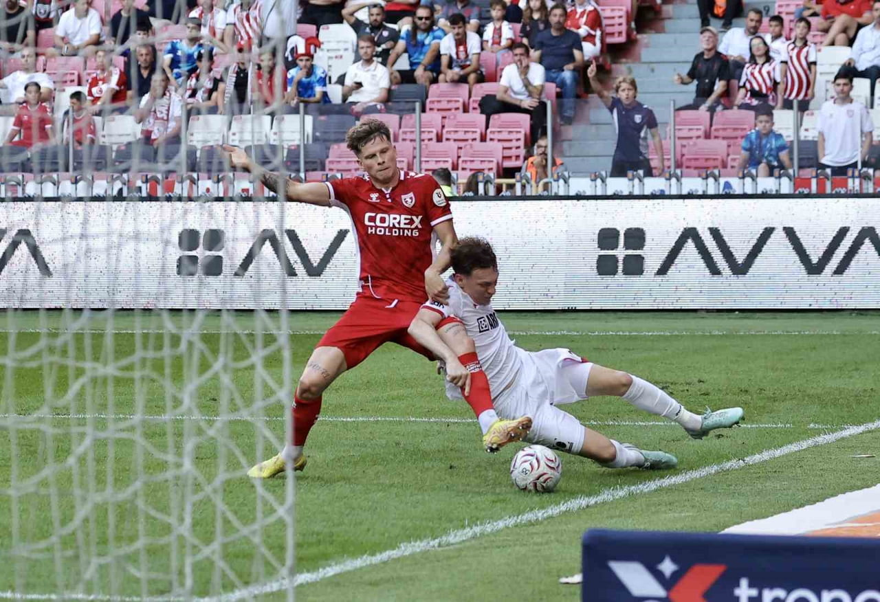 SAMSUNSPOR - ÇORU FK MAÇININ İKİNCİ YARISINDAN KARELER.
