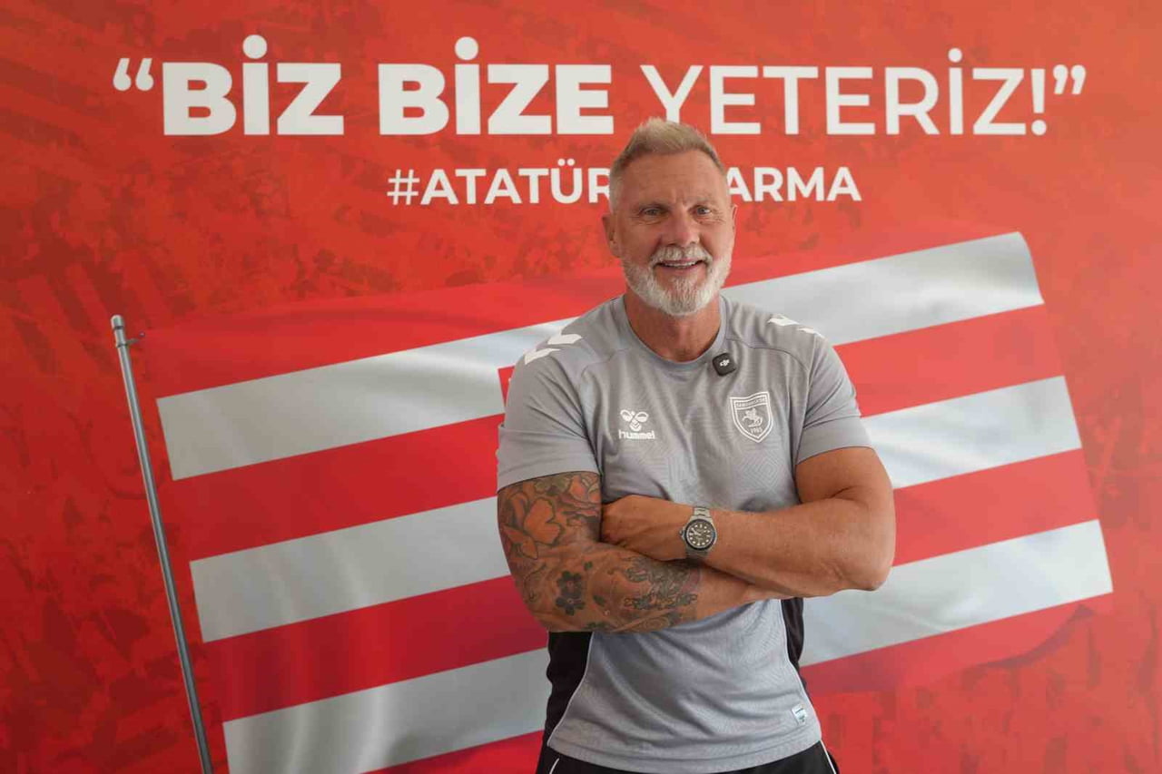 SAMSUNSPOR TEKNİK DİREKTÖRÜ THORSTEN FİNK, MAÇLARDA İSTEDİKLERİ SONUÇLARI ALAMASALAR DA OYUN...