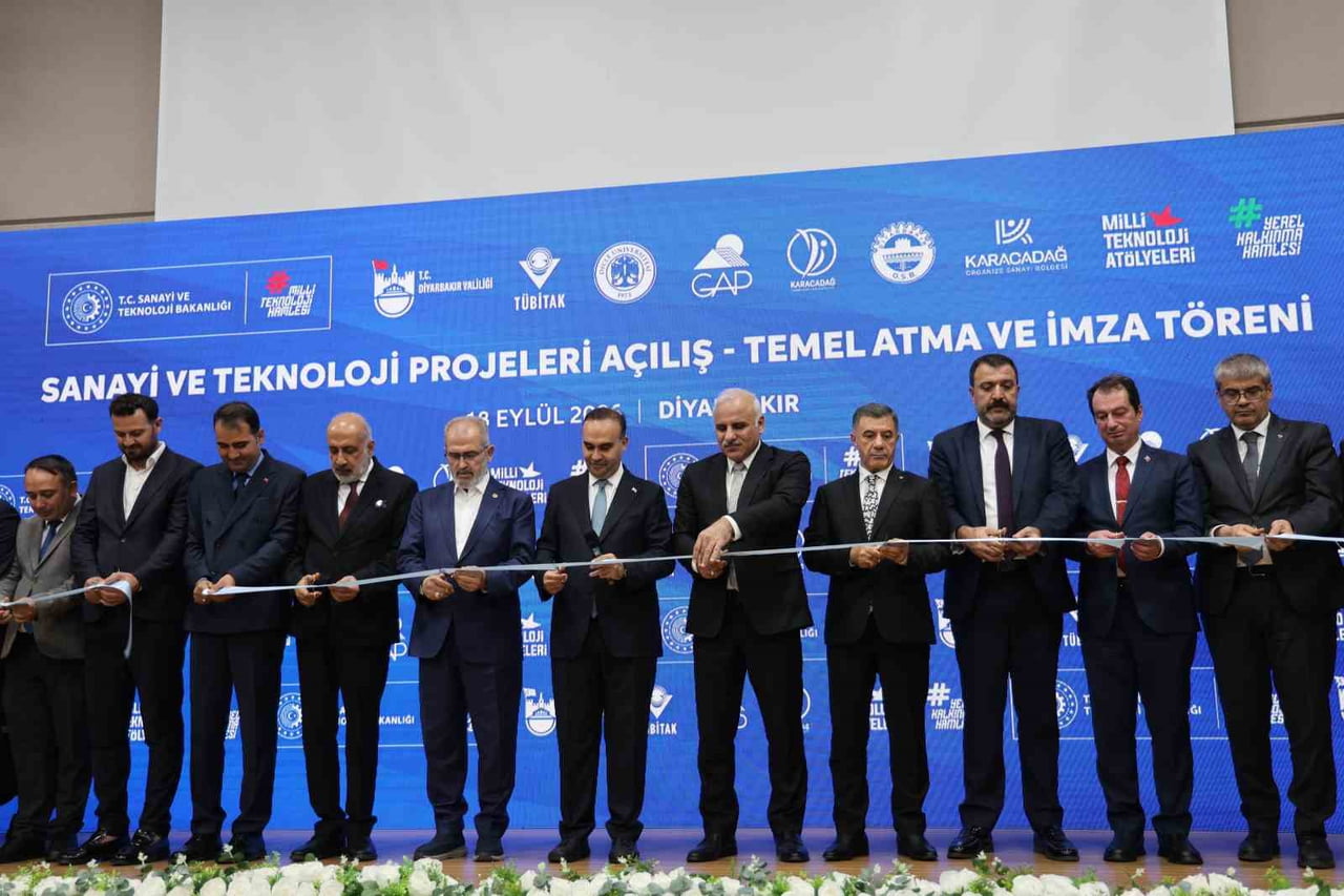 SANAYİ VE TEKNOLOJİ BAKANI MEHMET FATİH KACIR, DİYARBAKIR ORGANİZE SANAYİ BÖLGESİNDE SANAYİ VE...