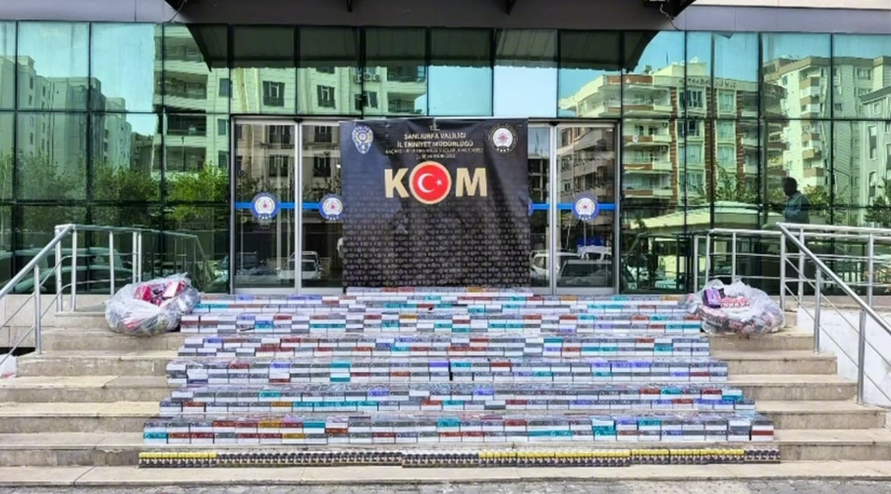 ŞANLIURFA'DA 10 MİLYON LİRA DEĞERİNDE KAÇAK TÜTÜN VE SİGARA ELE GEÇİRİLDİ