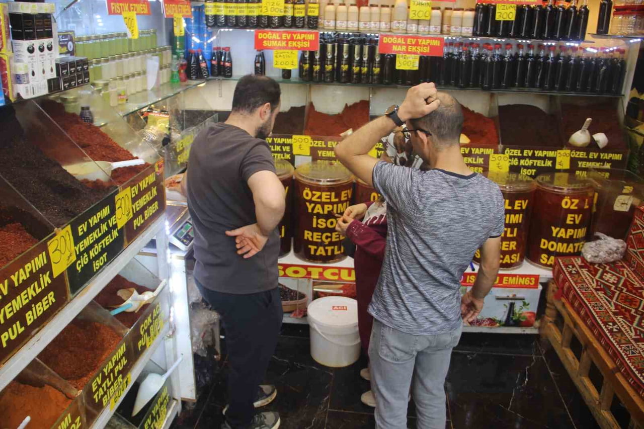 ŞANLIURFA’DA İSOTUN KİLOGRAMI 500 LİRAYA YÜKSELDİ
