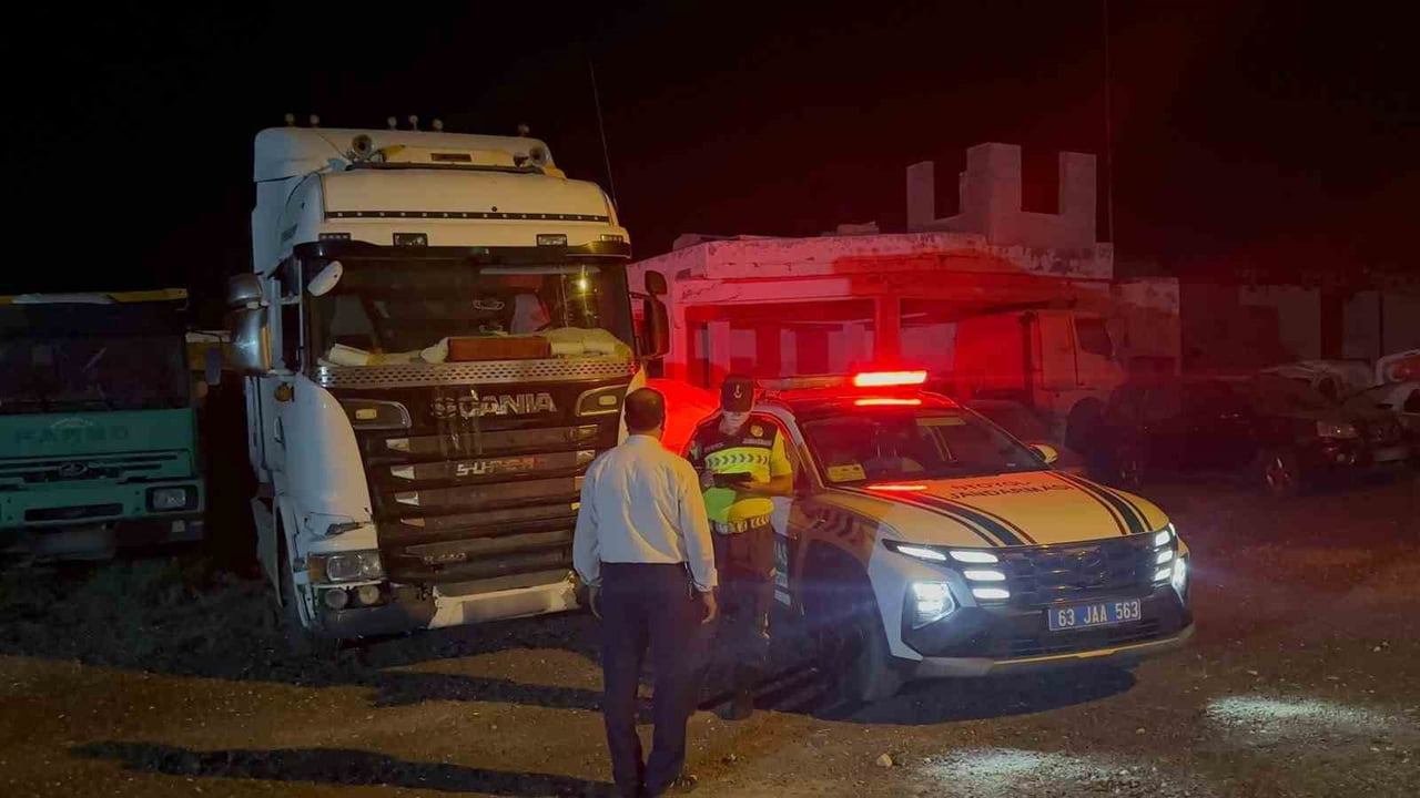 ŞANLIURFA SAHTE PLAKA TAKAN TIR SÜRÜCÜSÜ GÖZALTINA ALINDI