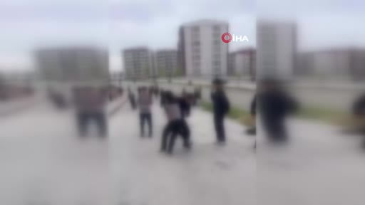 Saraycık’ta lise öğrencileri arasında kavga kamerada