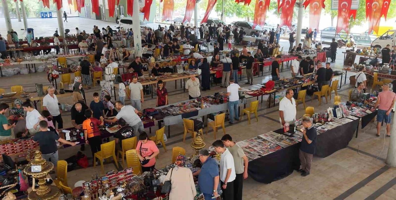 ŞEHİTKAMİL BELEDİYESİ TARAFINDAN DÜZENLENEN ANTİKA PAZARI, BİR KEZ DAHA ANTİKA TUTKUNLARINI VE...