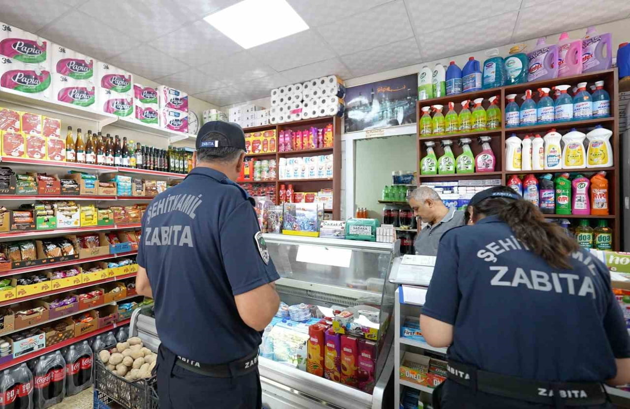 ŞEHİTKAMİL’DE OKUL KANTİNLERİ VE ÇEVRELERİNDE DENETİMLER ARTTI