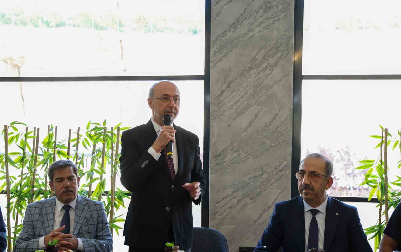 SELÇUKLU BELEDİYE BAŞKANI AHMET PEKYATIRMACI, ZABITA TEŞKİLATININ, KAMU DÜZENİNİ SAĞLAMA KONUSUNDA...