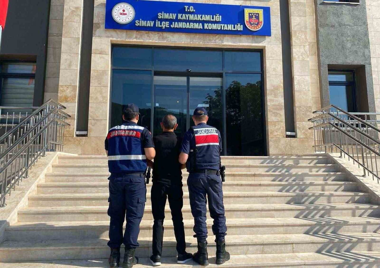 SİMAV’DA 12 YIL 6 AY HAPİS CEZASI BULUNAN ŞAHIS YAKALANDI
