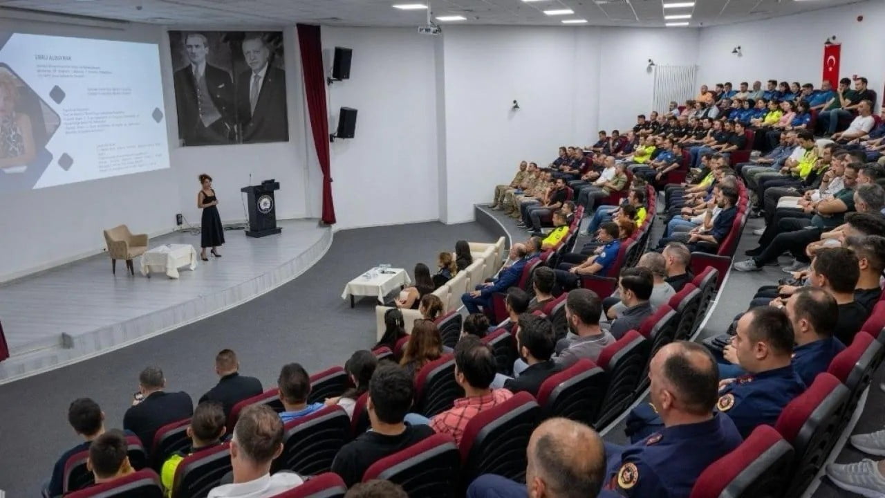 SİNOP İL EMNİYET MÜDÜRLÜĞÜ TARAFINDAN ÇOCUKLARIN GELİŞİM SÜREÇLERİNE YÖNELİK FARKINDALIK...