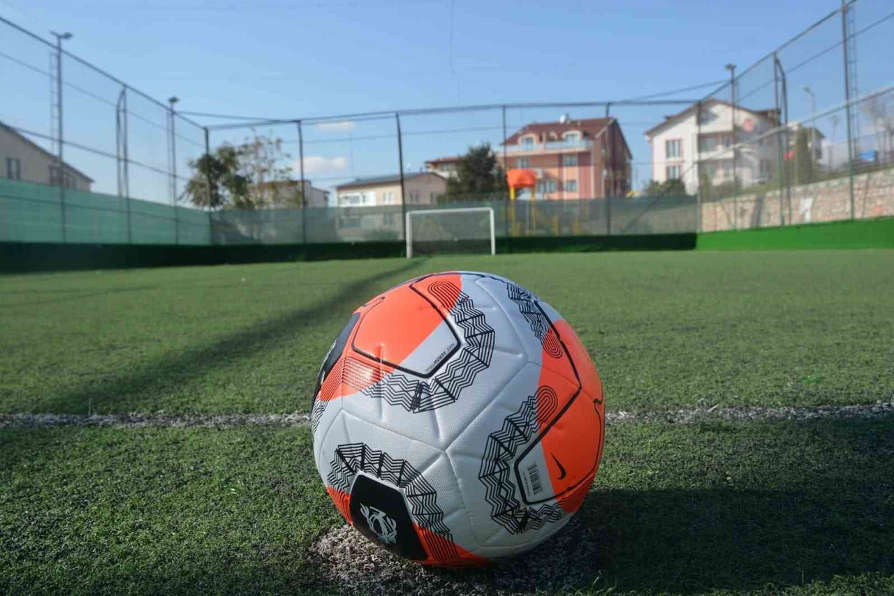ŞİRKET BÜNYESİNDEKİ SPOR KULÜBÜNÜN DÜZENLEDİĞİ HALI SAHA FUTBOL TURNUVASINDA GEÇİRDİĞİ KALP KRİZİ...
