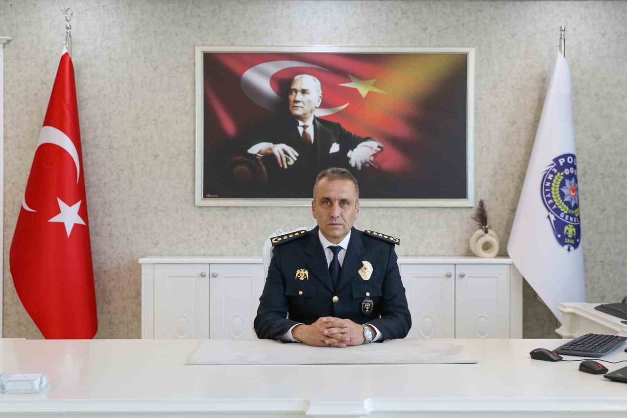 ŞIRNAK İL EMNİYET MÜDÜRLÜĞÜNDE GÖREV DEĞİŞİMİ GERÇEKLEŞTİ. 17 EYLÜL 2025 TARİHİNDE ŞIRNAK İL...