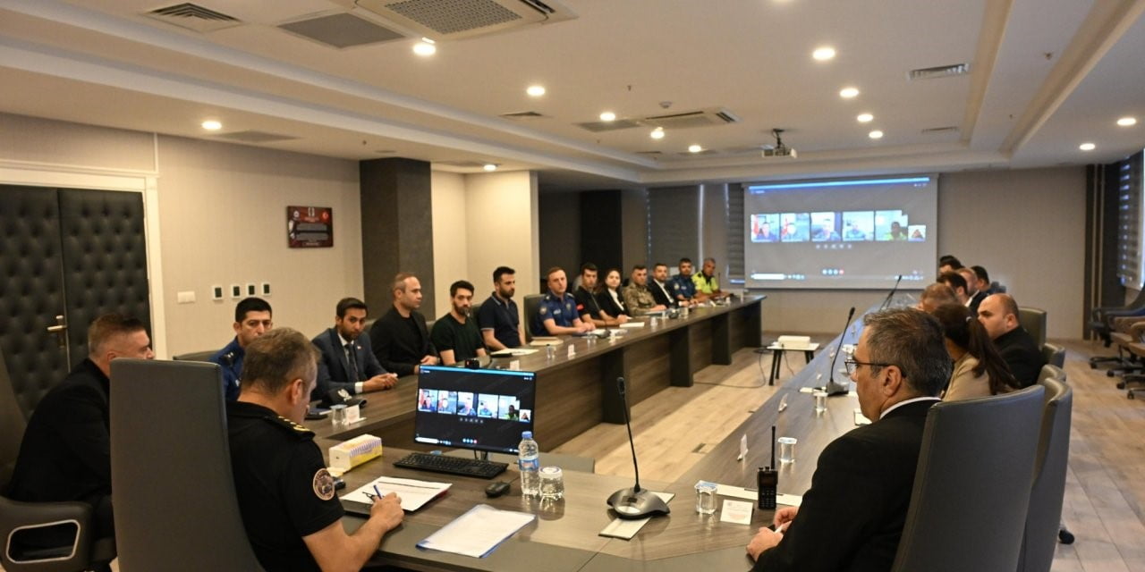 ŞIRNAK’TA 2026-2027 EĞİTİM-ÖĞRETİM YILININ BAŞLAMASINA GÜNLER KALA OKUL GÜVENLİĞİ İÇİN DÜĞMEYE...