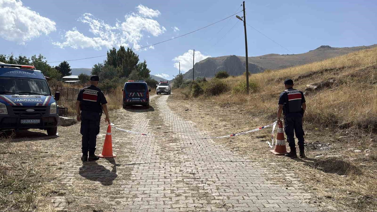 SİVAS'IN DİVRİĞİ İLÇESİNDE 7 GÜNDÜR KAYIP OLAN 11 AYLIK BÜŞRA BEBEĞE DAİR HERHANGİ BİR İZE...