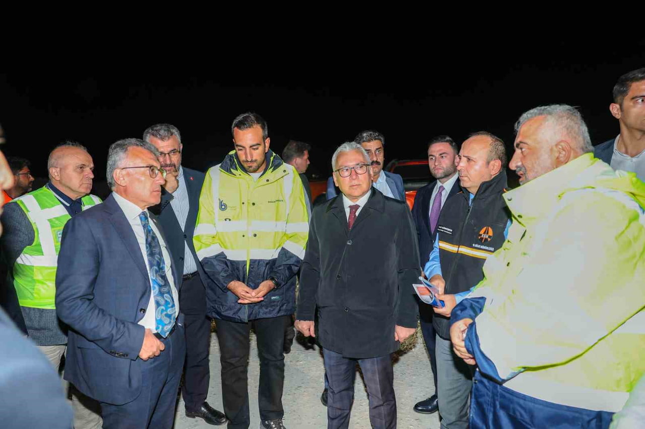 SİVAS'TA BAYBURT GRUP TARAFINDAN YAPIMI ÜSTLENİLEN GEMİNBELİ TÜNELİ ARADAN GEÇEN 13 YILA RAĞMEN...