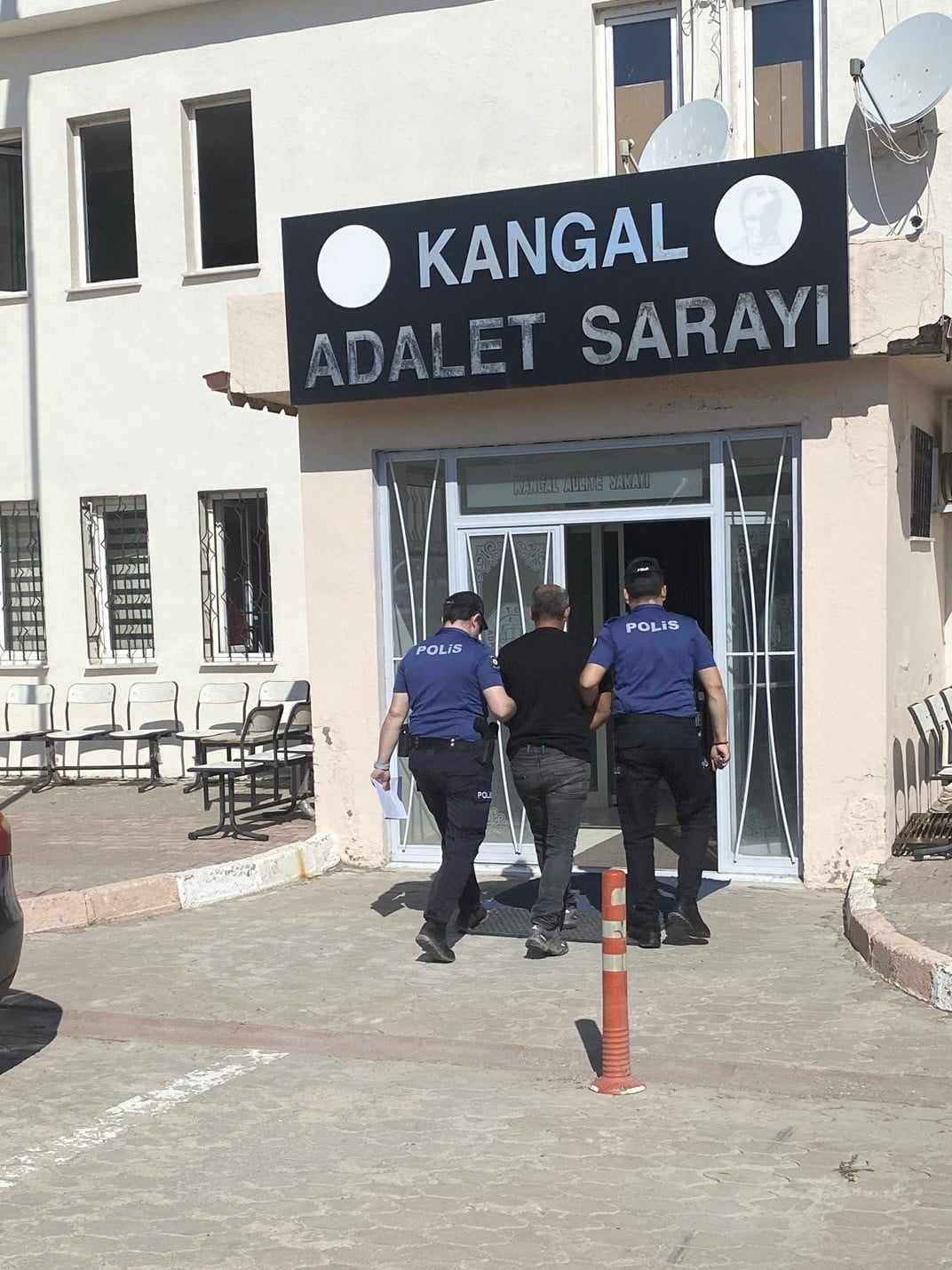 SİVAS’TA ANAYASAL DÜZENİ ORTADAN KALDIRMAYA TEŞEBBÜS SUÇUNDAN 13 YIL 4 AY KESİNLEŞMİŞ HAPİS CEZASI...