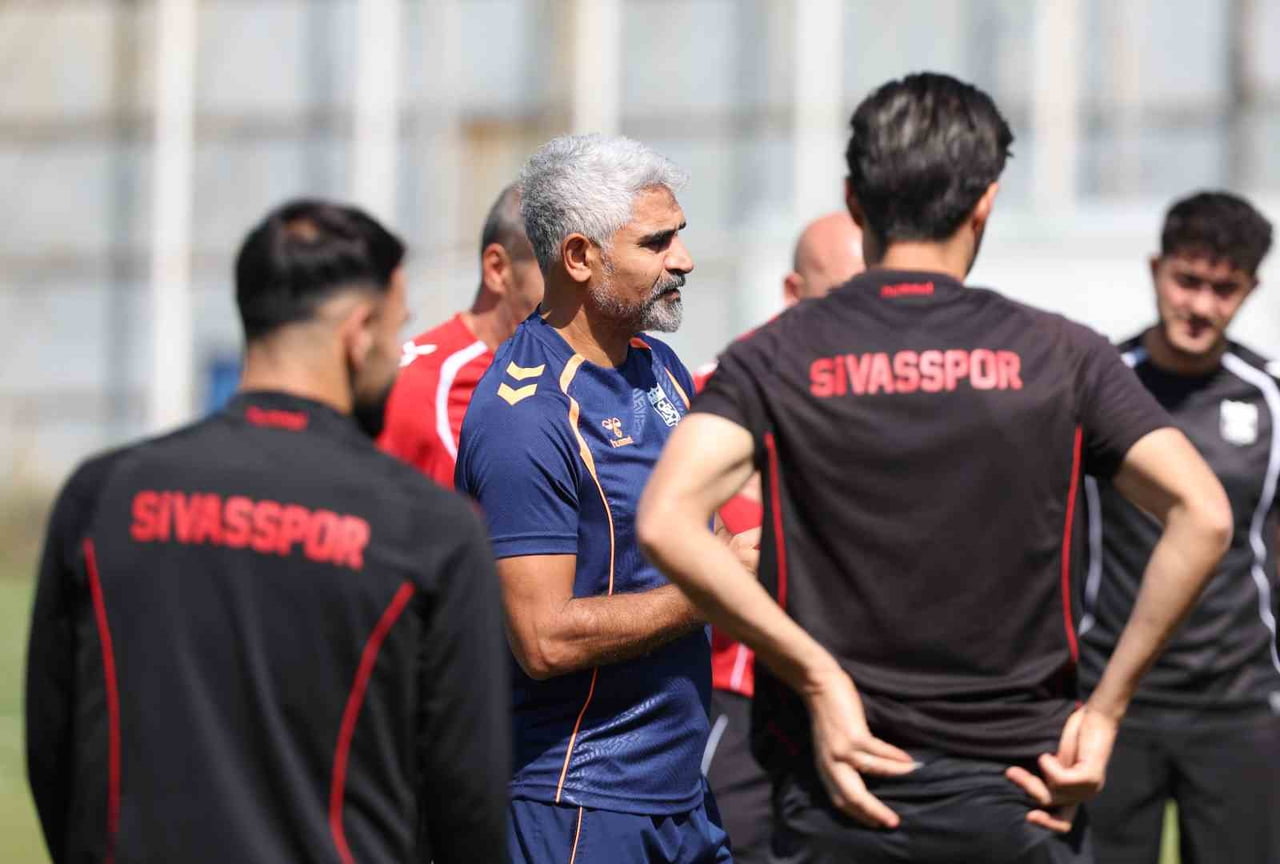 SİVASSPOR TEKNİK DİREKTÖRÜ İSMET TAŞDEMİR, LİGDE GERİDE KALAN 7 HAFTAYI DEĞERLENDİRİRKEN TAKIMIN...
