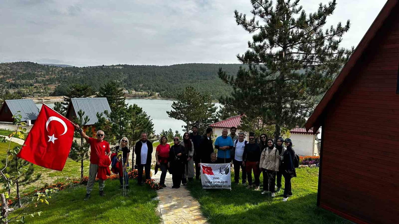 SİVDAK ÜYELERİ, SİVAS-TOKAT SINIRINDAKİ ORMANLIK ALANDA GERÇEKLEŞTİRDİKLERİ DOĞA YÜRÜYÜŞÜNDE...