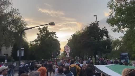 Slovenya’nın başkenti Ljubljana’da binlerce kişi, İsrail Dışişleri Bakanı Gideon Saar’ın...