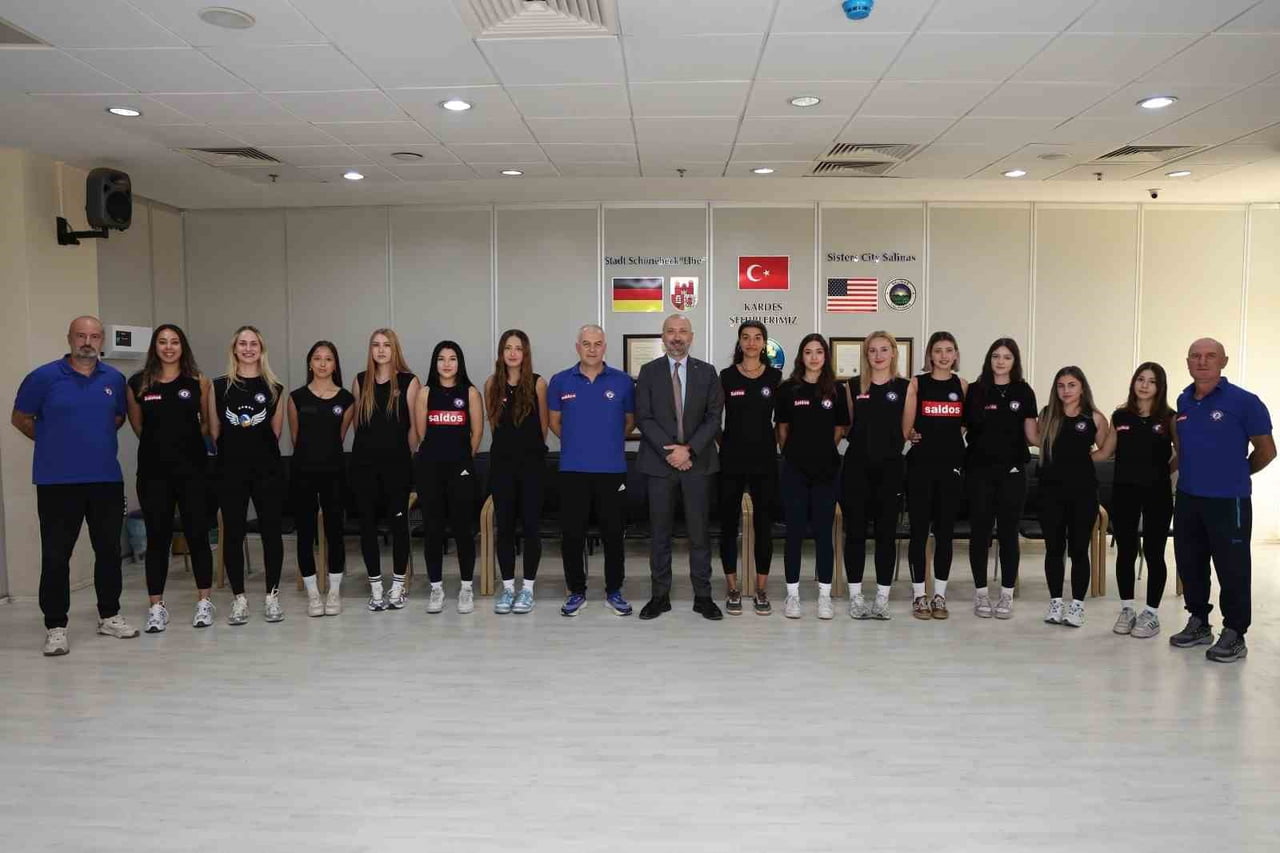 SÖKE’NİN BAŞARILI VOLEYBOLCULARI, YENİ SEZONDA 2. LİG’DE PLAY-OFF HEDEFİYLE SAHAYA ÇIKMAYA...