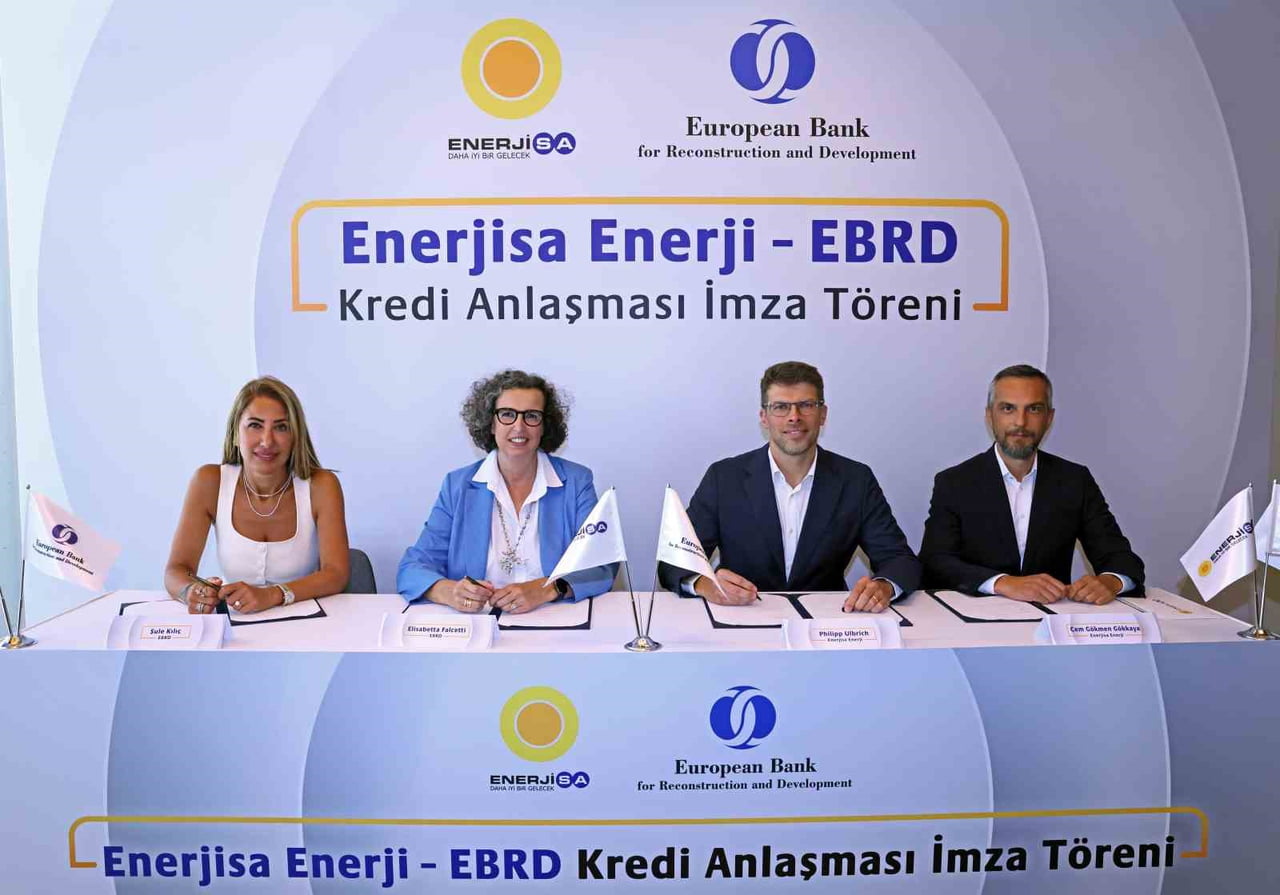 (SOLDAN SAĞA) EBRD AVRASYA ENERJİ DİREKTÖRÜ ŞULE KILIÇ, ELİSABETTA FALCETTİ,  ENERJİSA ENERJİ...