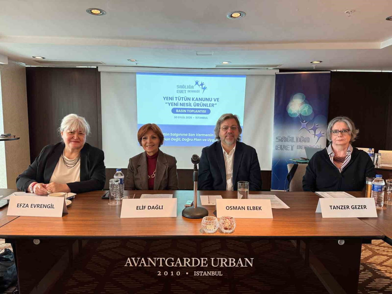 (SOLDAN SAĞA) EFZA EVRENGİL, ELİF DAĞLI, OSMAN ELBEK, TANZER GEZER